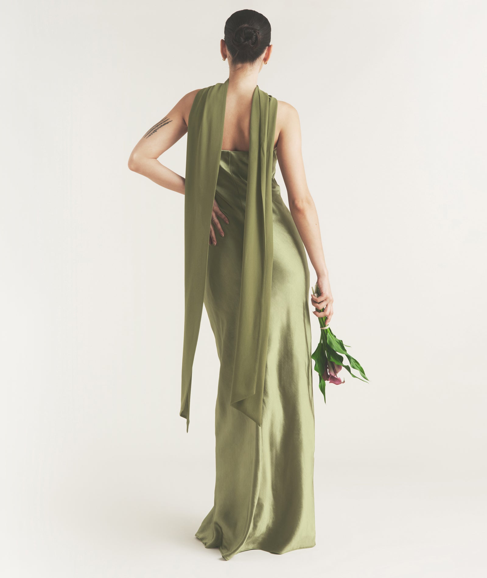 Long Chiffon Cross-Front Dress of Bridesmaids Moss