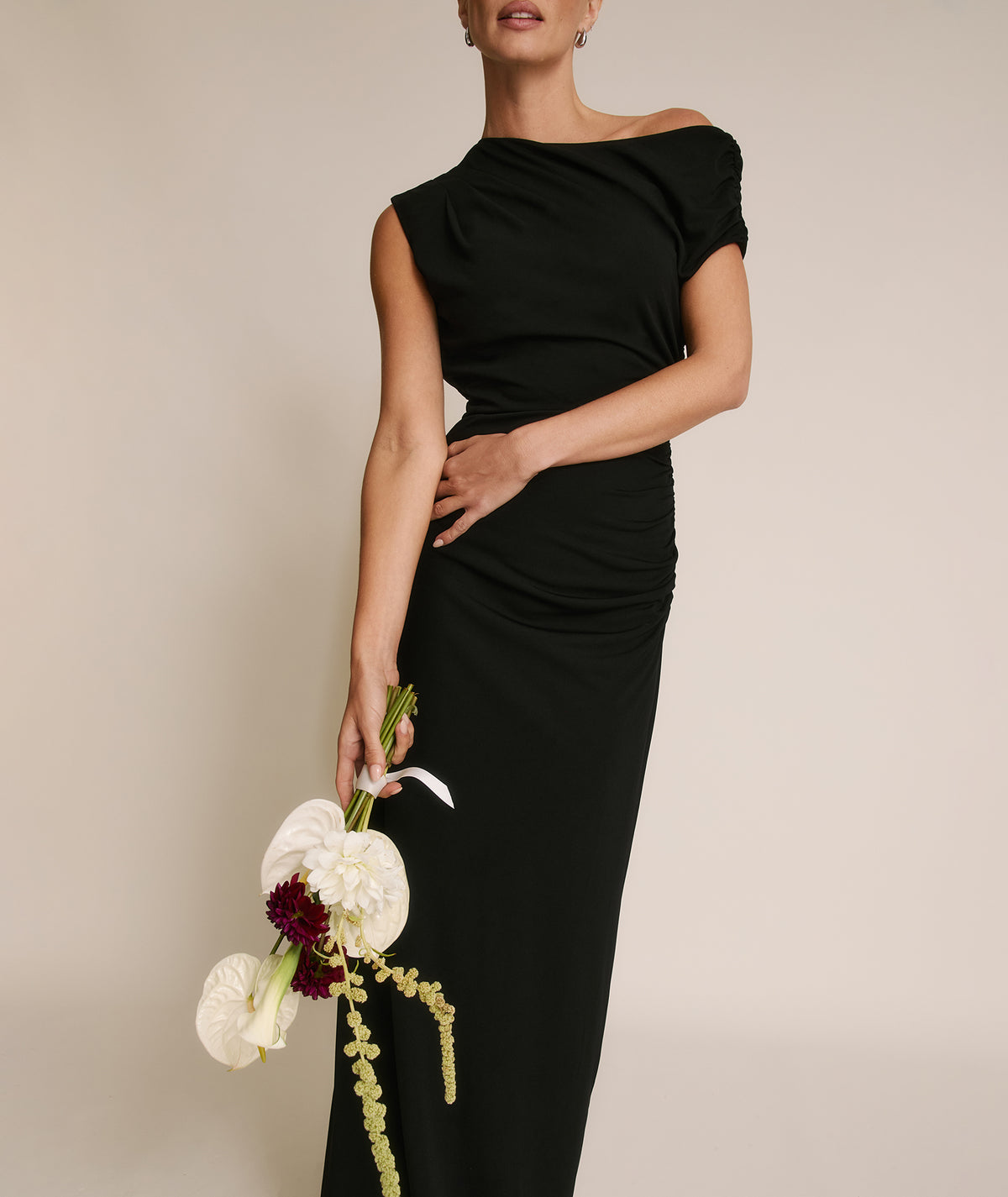 Asymmetric Neck Stretch Sculpt Bridesmaid Dress - Black