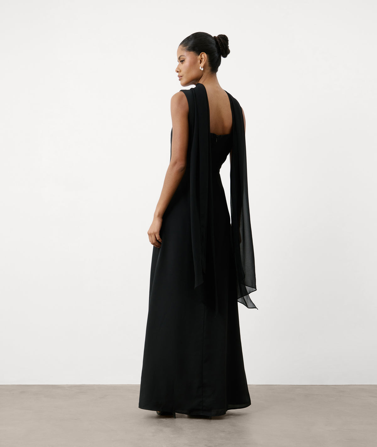 Square Neck Chiffon Bridesmaid Dress with Neck Scarf - Black