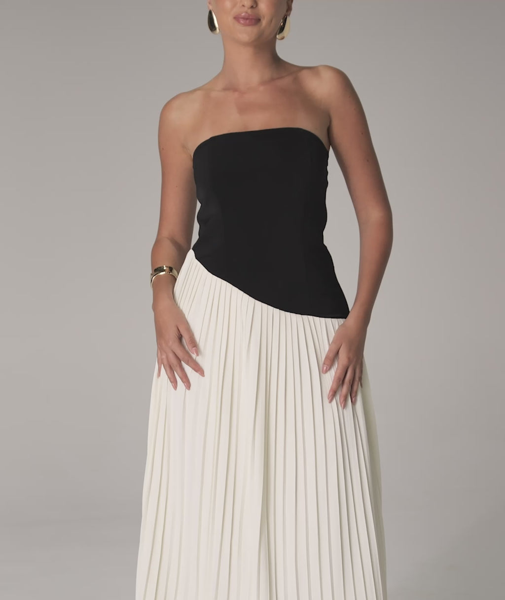 Harper Contrast Bandeau Pleated Maxi Dress - Mono